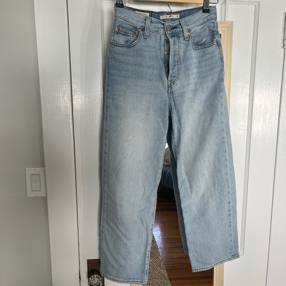 Levi's Ribcage Straight Classic Light Blue Ankle Jeans size 25